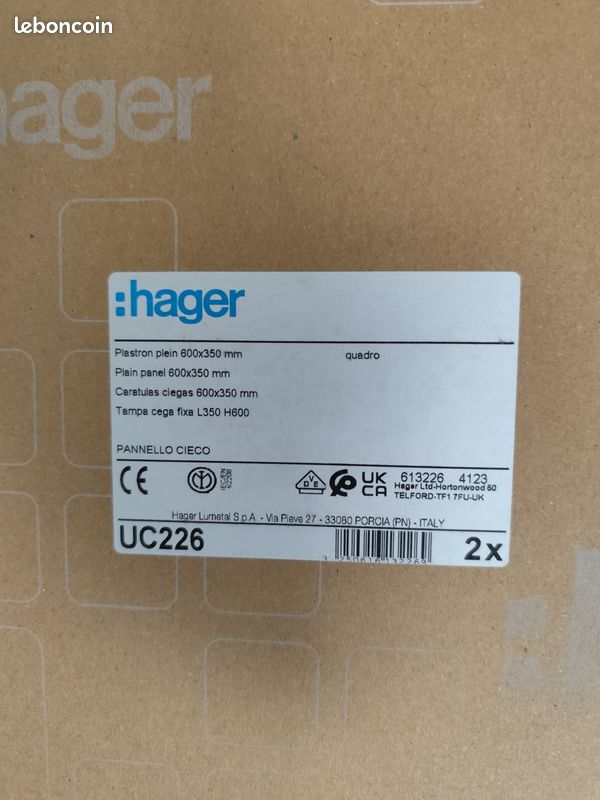 Lot de 2 plastrons pleins Hager UC226 600x350 mm neufs - photo 2